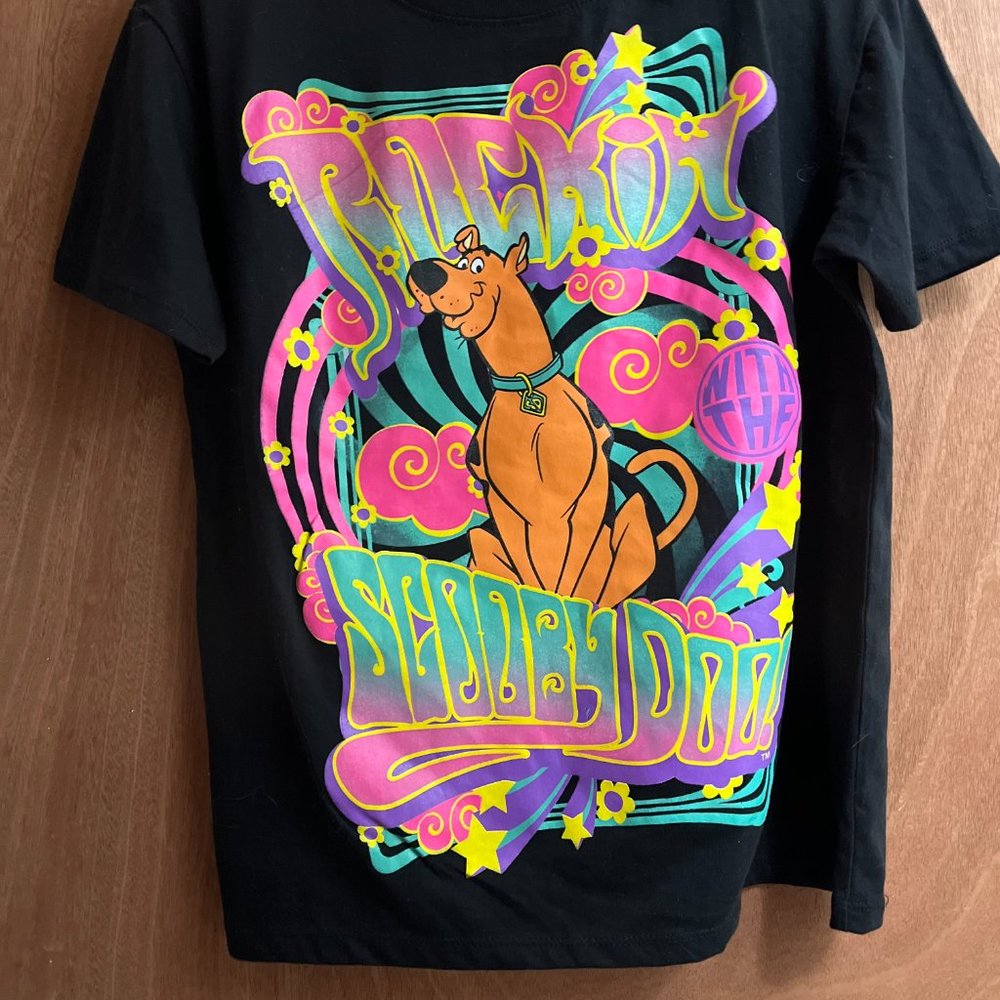 Women's size Small NWT Scooby Do Back Tee Shirt